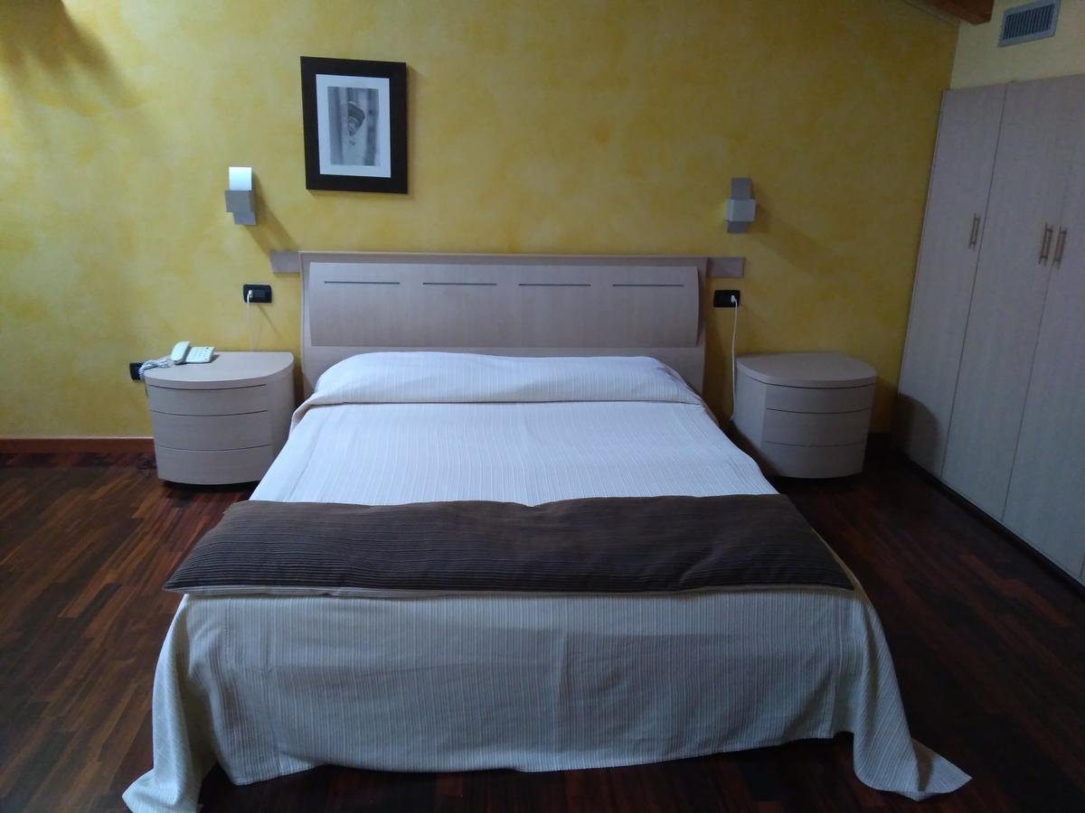 Hotel Fontana Santa Grumello del Monte Kültér fotó